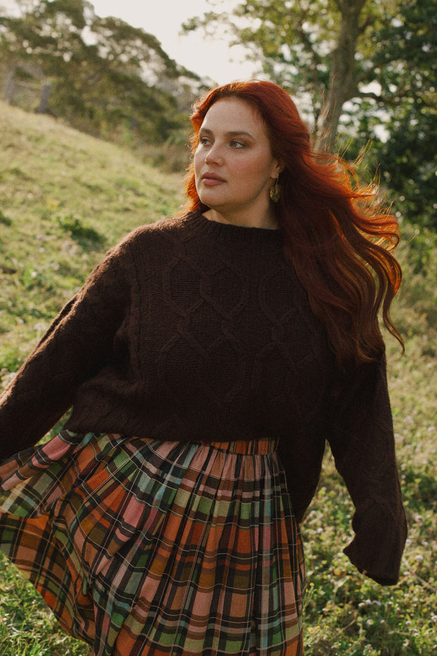 STELLAR CROP CABLE KNIT JUMPER - CHOCOLATE